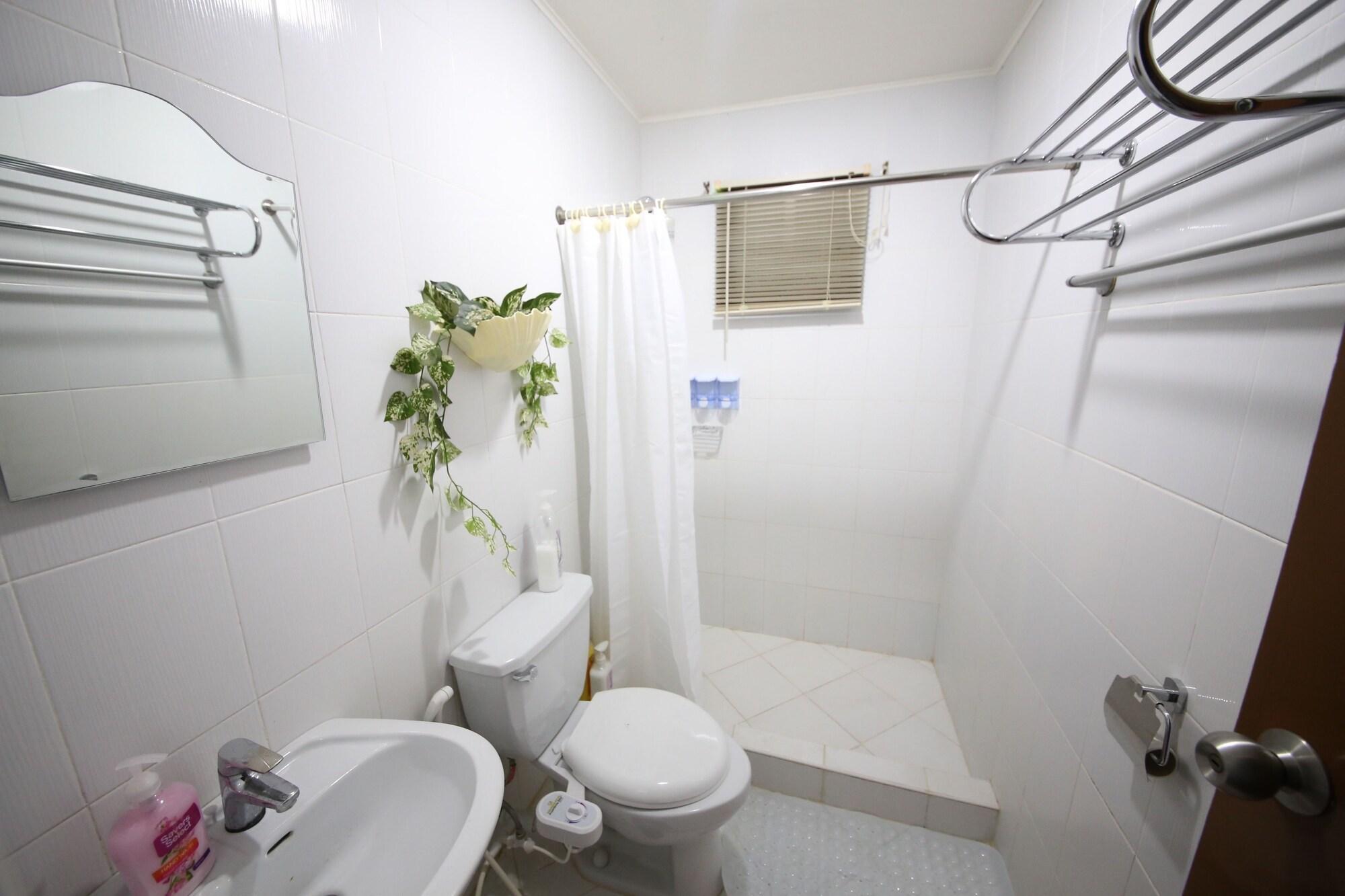 Dee Guesthouse White Sands Lapu-Lapu City Exterior foto